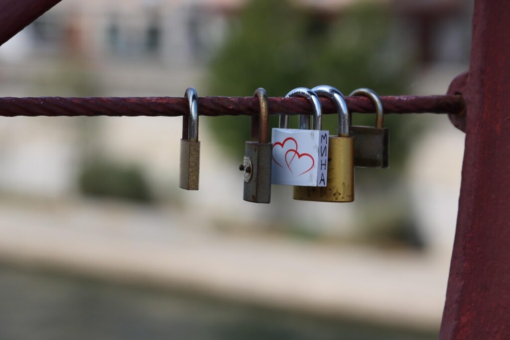 cadena, bridge, lyon, heart, union, keys, france, love